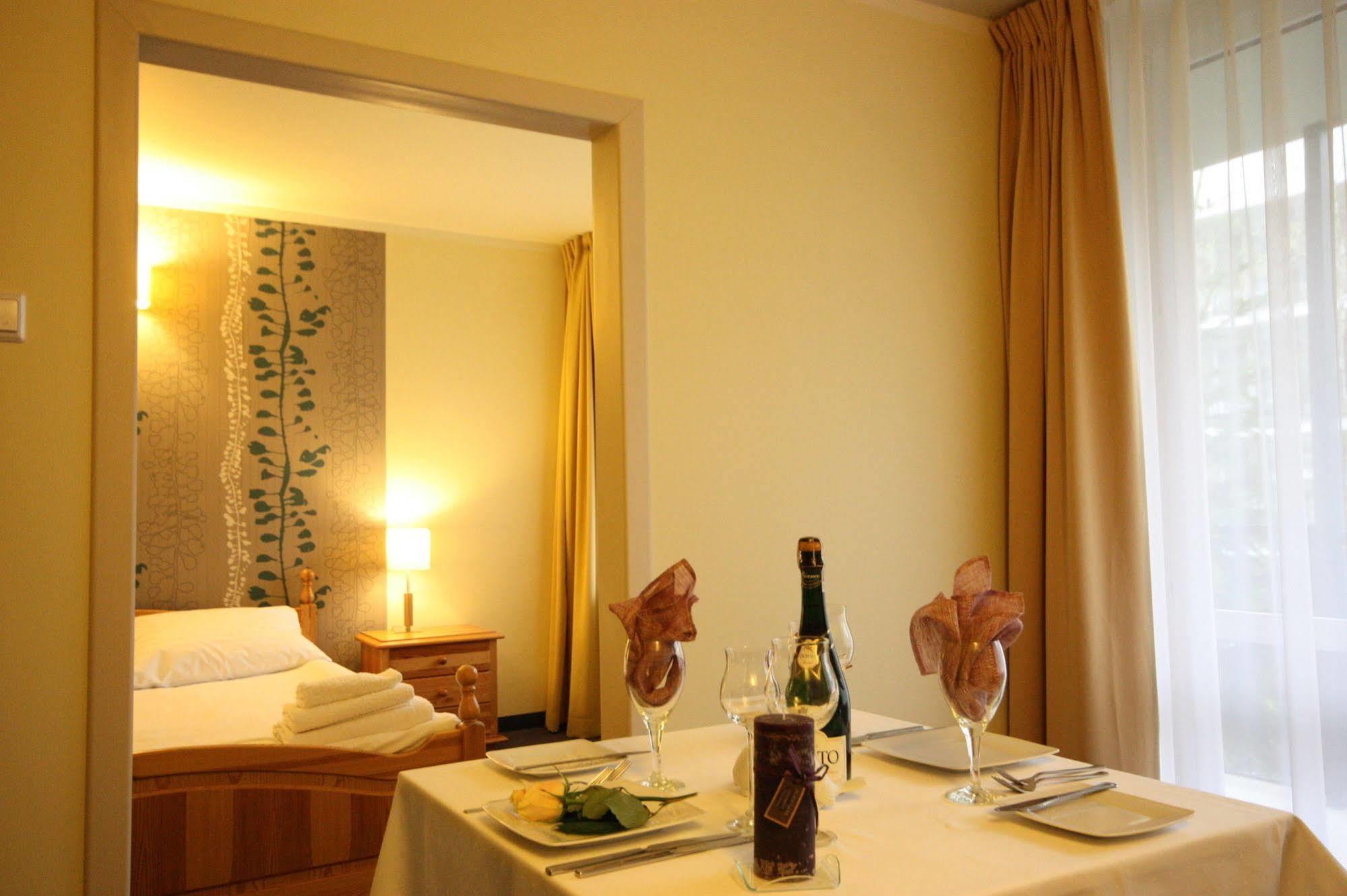 Hotel Orle กดัญสก์ ภายนอก รูปภาพ